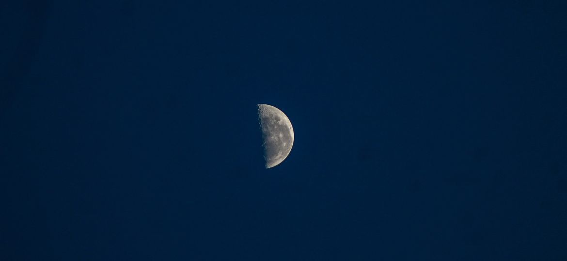 crescent-moon-g1313ed01c_1920-thegem-blog-default